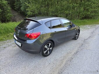 Opel Astra 1.6 16V Essentia - 4