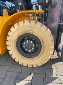 Nový vysokozdvižný vozík zn. Lonking , typ LG15GLT - 4