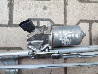 Opel Zafira B - Mechanizmus stieračov - 4