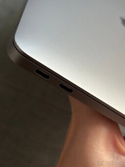 Macbook Air 2019, 13" - 4