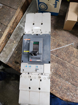 kompenzačný stykač, DEON 250A ; 400A - 4