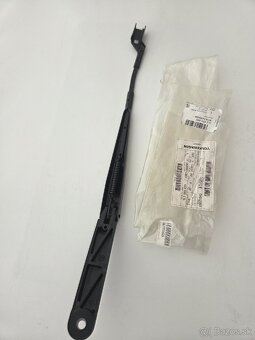 Rameno stierača ľavé Škoda - 4