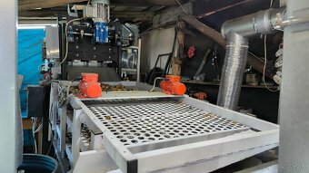 Stroj na lúskanie vlašských orechov so separátorom - 4