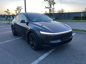 TESLA MODEL Y PREMIUM LONG RANGE ALL-WHEEL DRIVE - 4