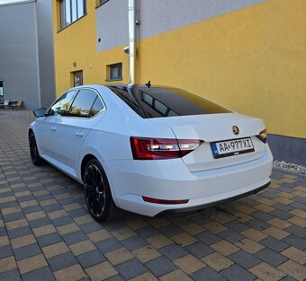 Škoda Superb 1.8 TSI Laurin & Klement - 4