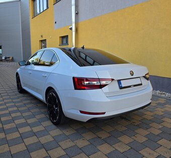 Škoda Superb 1.8 TSI Laurin & Klement - 4