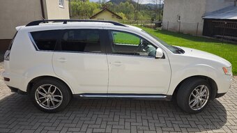 Mitsubishi Outlander 2.2 / diesel / 4x4 SUV / 7.miestne - 4