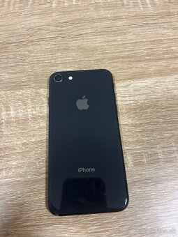 iPhone 8 – 64 GB | veľmi dobrý stav | 88 % batéria - 4