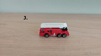 Matchbox & Hot Wheels - 4
