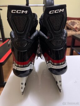 Predám korčule CCM FT6 PRO 6,5 (41) Regular - 4