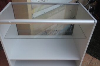 Predajný sklenený pult - 4