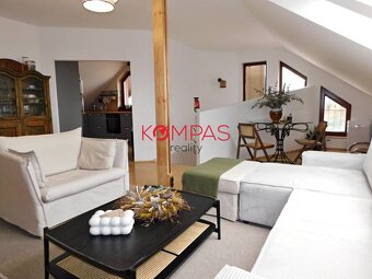 KRÁSNY RODINNÝ DOM SO ZÁHRADOU A DREVENÝM ALTÁNKOM V OBCI LU - 4