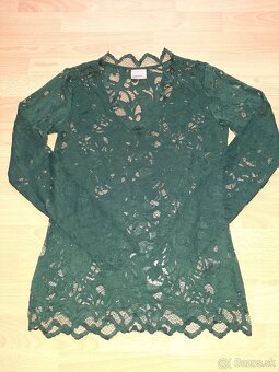 Tmavozelený čipkovaný top Vero Moda - 4