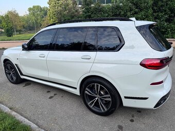 BMW X7 40d xdrive mild hybrid M paket 2021 top stav - 4