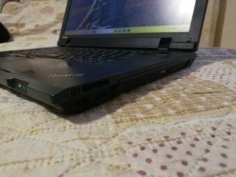 Lenovo. i3 4x2,4 GHz. SSD 128 GB. 15,6“. 8GB. Nová baterka. - 4
