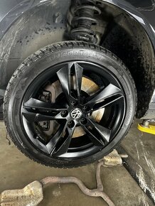 komplet sada 4ks VW R18 - 4