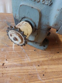 Motor s prevodovkou - 4