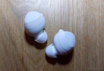 Samsung Galaxy Buds + kabel + nahradne stuple - 4