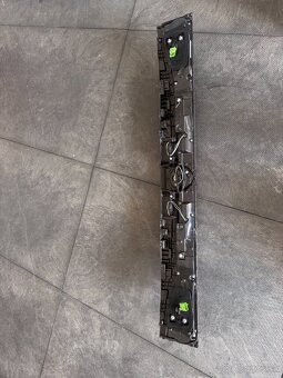 zadné svetlo VW Touareg 3 760945307E. - 4