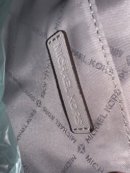 Michael Kors pearl grey kabelka - 4