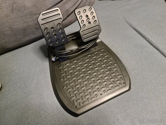 Predám volant THRUSTMASTER FERRARI 458 SPIDER - 4