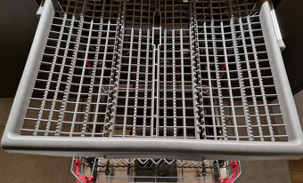 Predám vstavanú umývačku riadu Whirlpool WIO3T223PF - 4