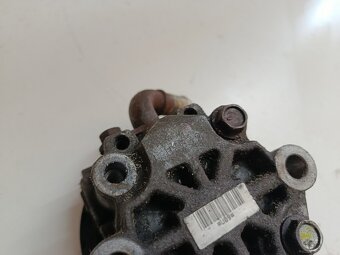 servocerpadlo toyota corolla verso 2,0 85kw 50€ - 4