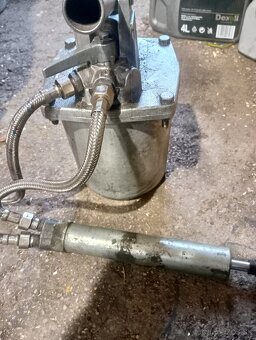 Rucna hydraulicka pumpa - 4