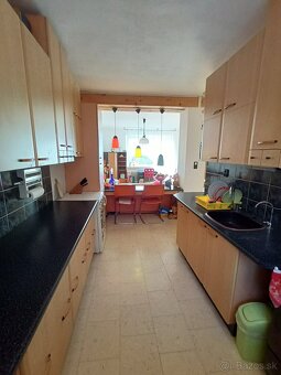 PREDÁM SLNEČNÝ  BYT V CENTRE BANSKEJ BYSTRICI - 4