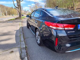 Kia Optima Hybrid - 4