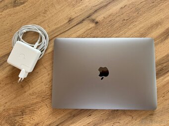MacBook Pro 2020 i7 8/512 GB - 4