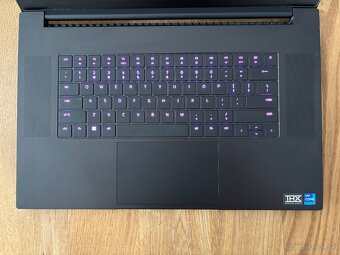 Razer Blade 17 (2022) - 4