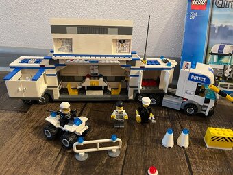 LEGO City 7743 – Police Command Center - 4