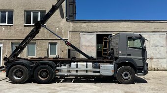 Hákový nosič kontajnerov Volvo FMX 6x4 - 4