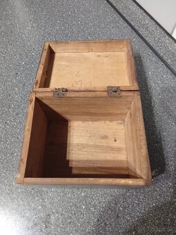 Stara truhlicka a pokladnicka - 4