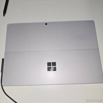 Microsoft Surface Pro (tablet 2 v 1 – i5-7300U, 8 GB RAM, 25 - 4