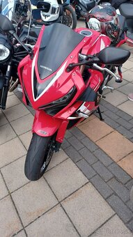 Honda cbr 650r - 4