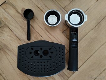 De'Longhi pákový espresso kávovar - 4