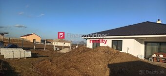 Stavebný pozemok 6,3 áru a 7,2 áru neďaleko NR, TO, HC, PN - 4