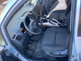 Toyota auris - 4