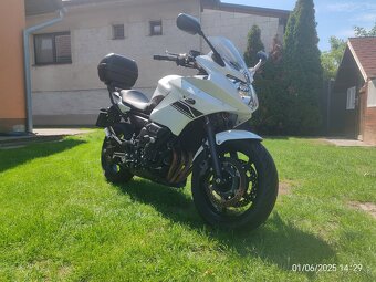 Yamaha XJ6 - 4