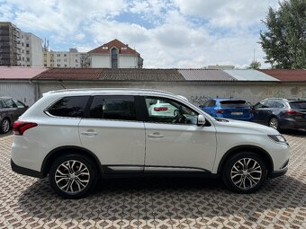 Mitsubishi Outlander 2.2 DI-D Instyle A/T - 4
