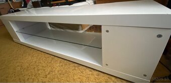 Stôl pod TV - 4