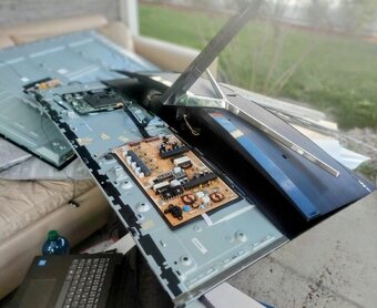 Samsung UE55KS9000 zakrivený Smart 4K diely - 4