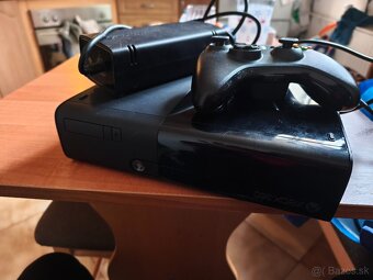 Xbox 360 E 500 GB - 4