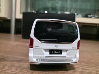 Mercedes Benz V-Klasse Model 1:18 - 4