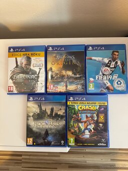 Playstation 4 Slim - 4