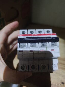 4 polovy istic - 4