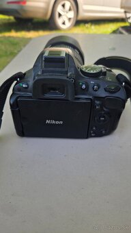 Nikon D5100 plus nabijacka plne funkčny - 4