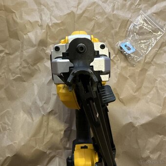 Nová AKU hřebíkovačka Dewalt DCN930N bez Aku - 4